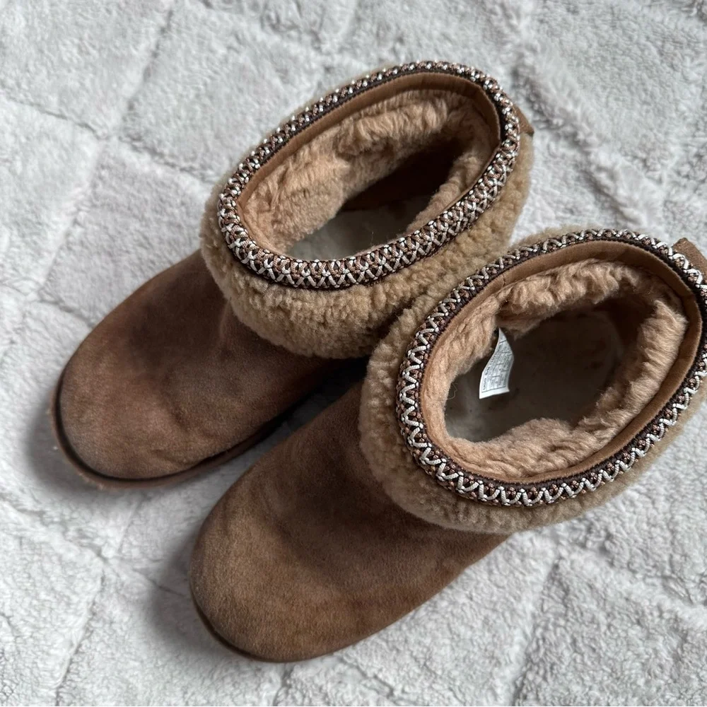 Ugg | Classic Ultra Mini Maxi Curly Boots | Size 5